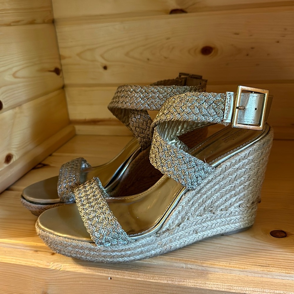 Women’s Size 10 Wedge Sandals